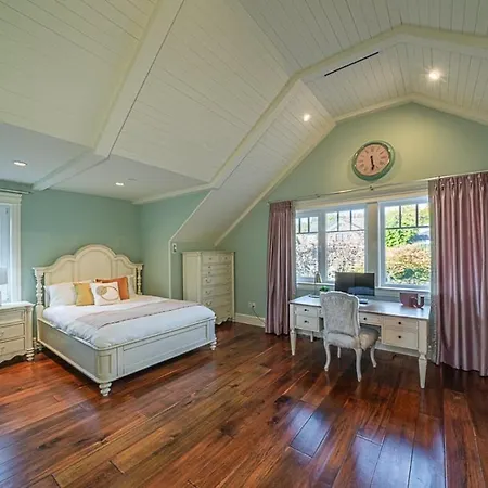 Spacious Cozy House In Vancouver West Room photo