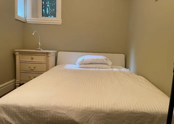 Spacious Cozy House In Vancouver West
